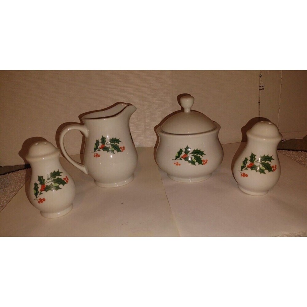 Newinbox CHRISTMAS 5PIECE PORCELAIN SUGAR BOWL CREAMER SALT PEPPER HOLLY BERRY